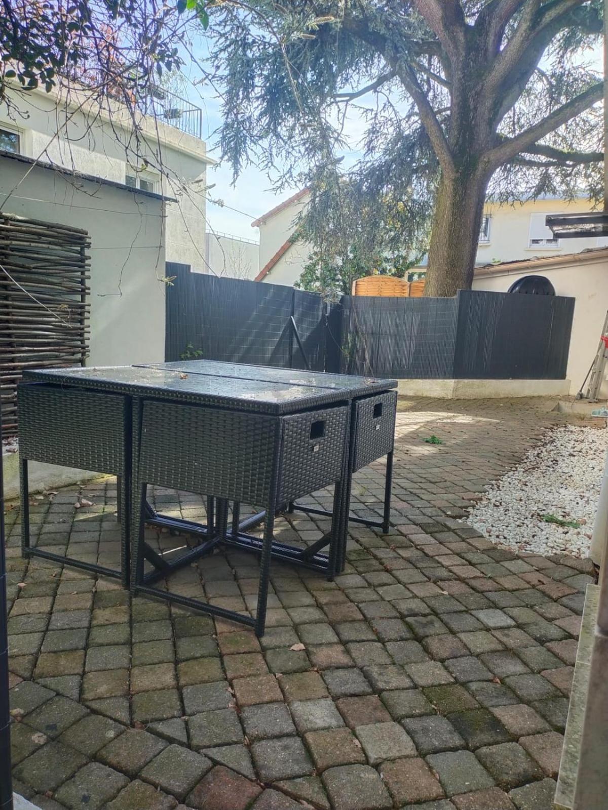 Appartement 2 Piece Avec Terrasse Ensoleille à Suresnes Extérieur photo